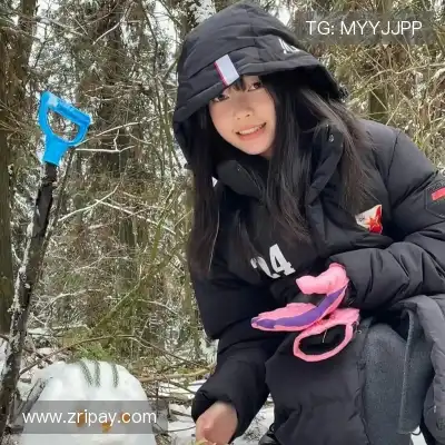 劳麟非